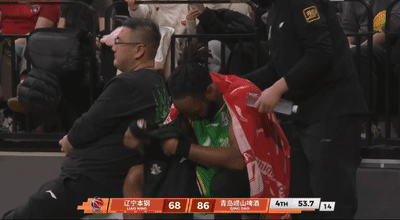 轰33分还是惨败!硬汉也止不住落泪,粤迷评论区落井下石,太讽刺
