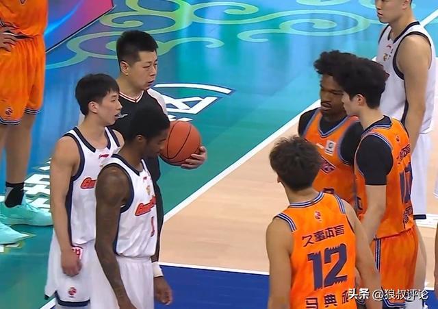 上海主帅卢伟展望半决赛对阵山东:需要更多的年轻球员承担责任